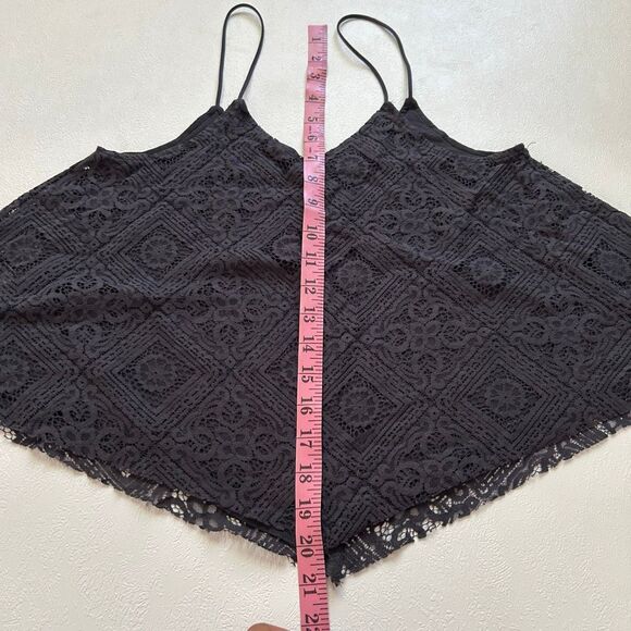 American Eagle Black Lace Handkerchief Cami Top Size S Boho - Picture 5 of 5